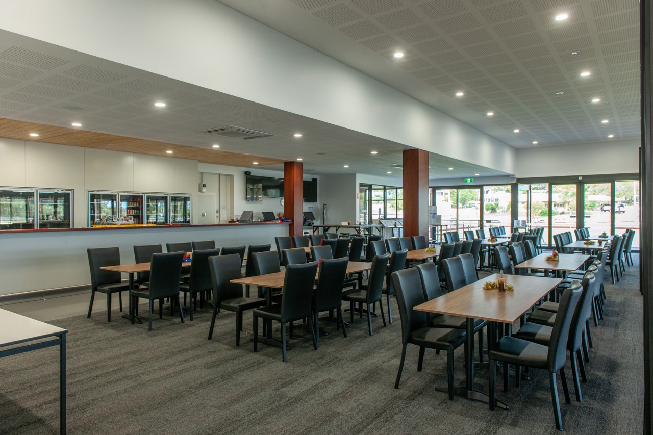 Eaton Bowls Club 16 Large